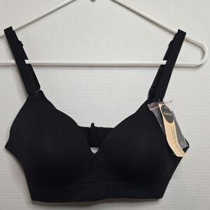 Truekind Black Women's Supportive Comfort Wireless Shaping Bra